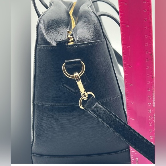 Neely and Chloe black leather shoulder bag - Picture 11 of 15